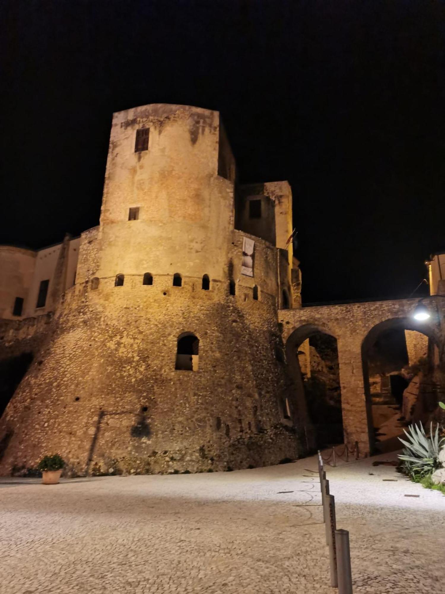 Domus Lineker Lägenhet Venafro Exteriör bild